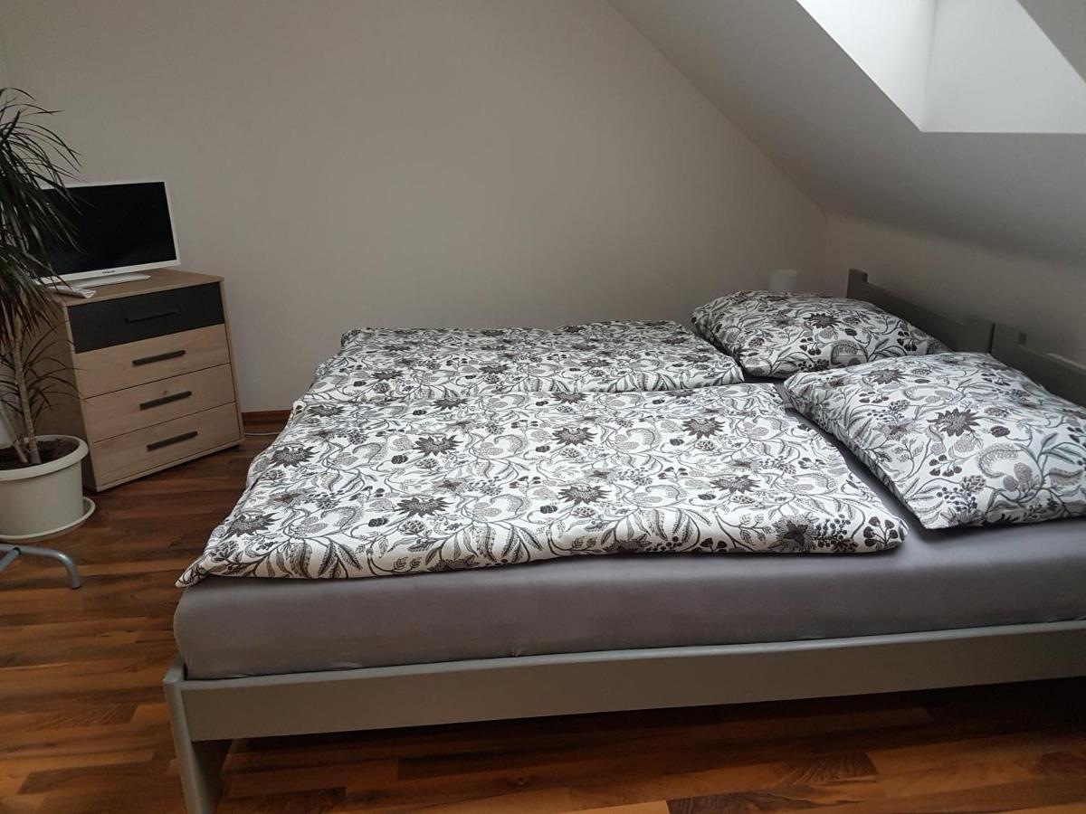 Apartman V Aleji Austerlitz Exterior foto